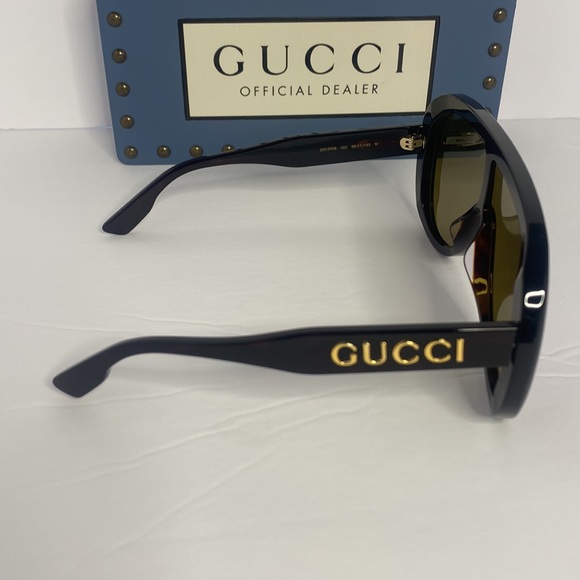 New - GUCCI Blue Logo Mask Unisex Sunglasses
GG1370S 001 99 - Picture 6 of 16